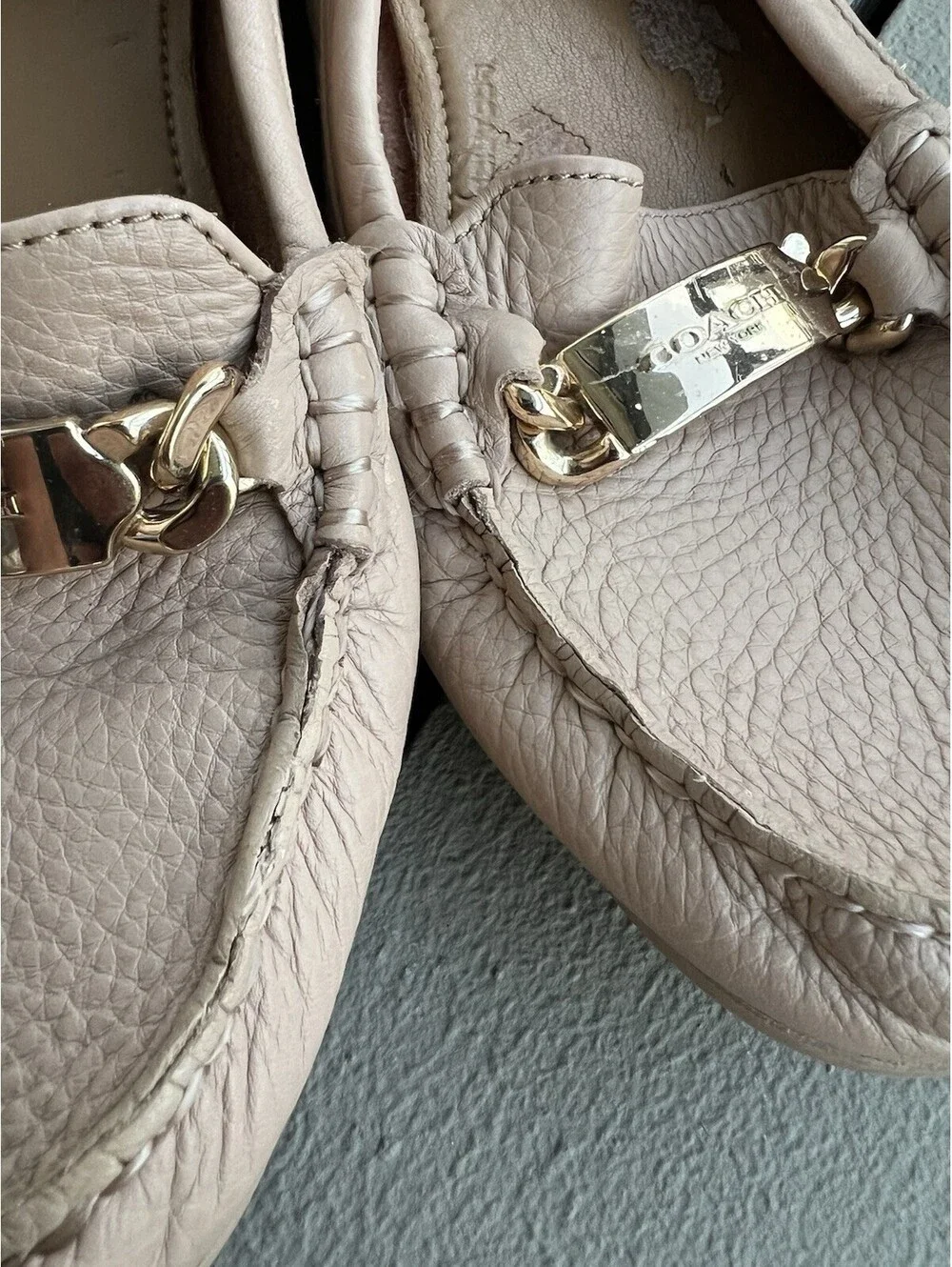Coach Olive Leather Loafers Flats Taupe Nude Silver Horsebit Women’s Size 8B.